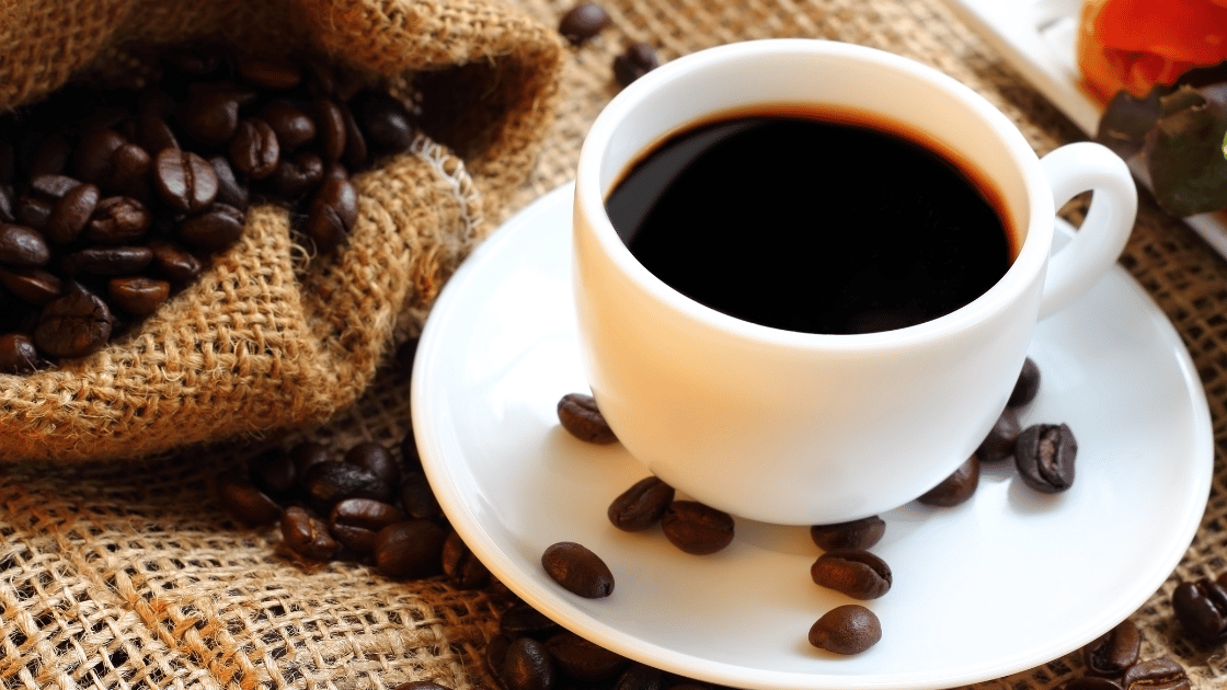 Kava ir kūrybiškumas: Kaip šis gėrimas skatina menininkus ir verslininkus